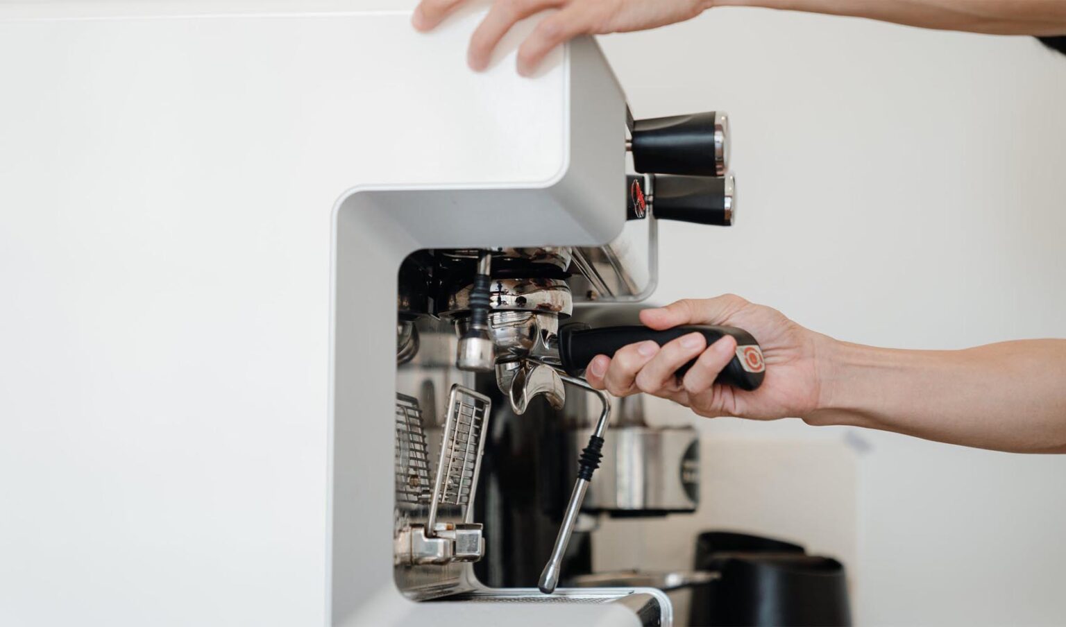 Best Cheap Espresso Machine in the UK [2022 Guide]
